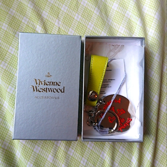 NWT Vivienne Westwood Endangered Species Keychain - Picture 3 of 6